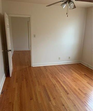 3rd image of 9035 Edinburgh St