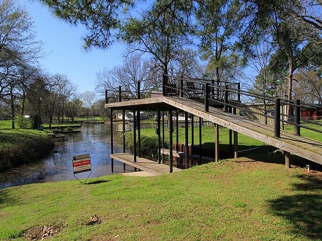 1st image of 2312 Driftwood Dr