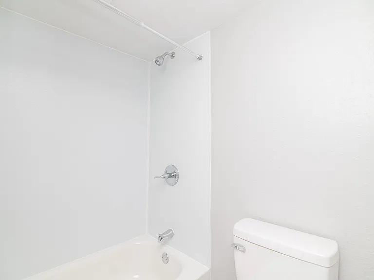 1518 E McCarty St #18 — Photo 5