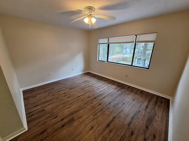 6111 SW 8th Pl — Photo 8