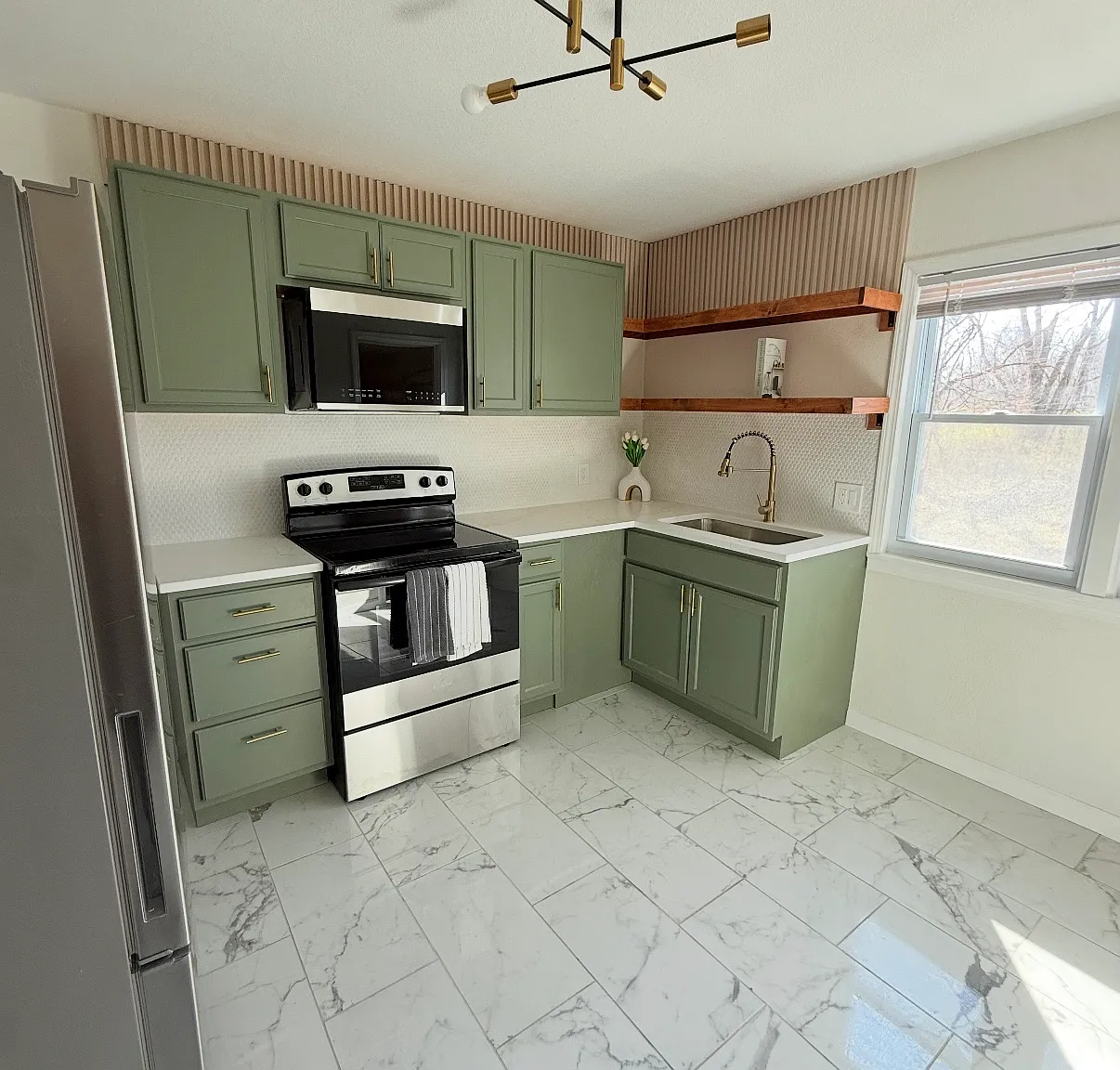 3 bed, 1211 sqft, $1,499 — Photo 3