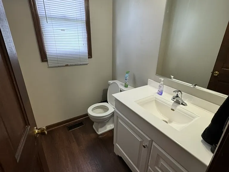 1013 E Benton Ave — Photo 8
