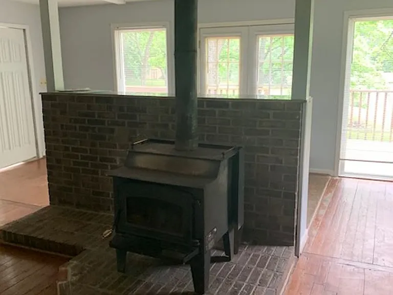 810 Bethesda Rd — Photo 4