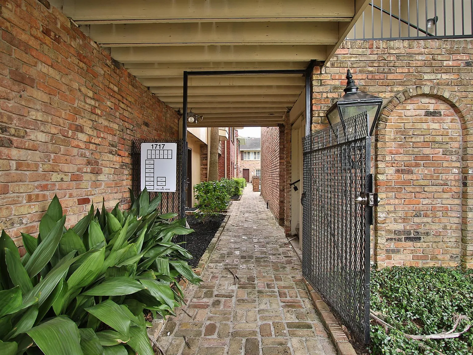 2 bed, 2.5 bath, 1300 sqft, $1,795 — Photo 3