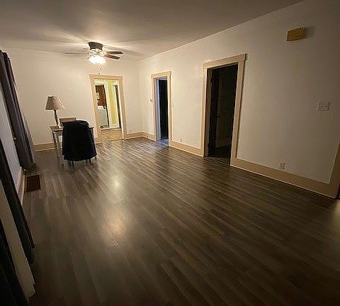 5th image of 527 Columbia St