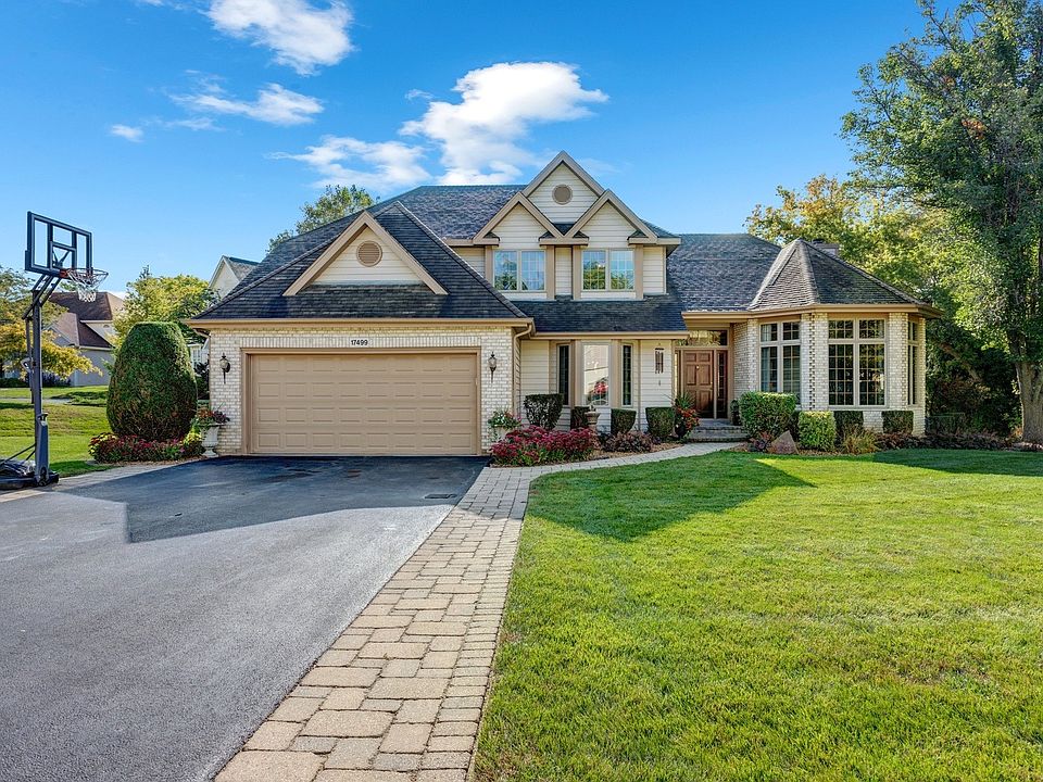 1st image of 17499 W Meadowbrook Dr