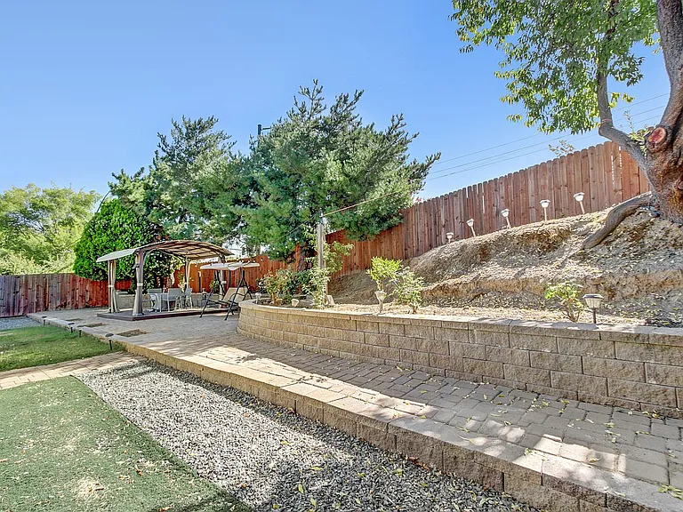 7001 Lynnetree Way — Photo 26