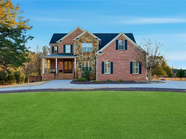 18 Starlight Dr NW, Cartersville, GA 30121