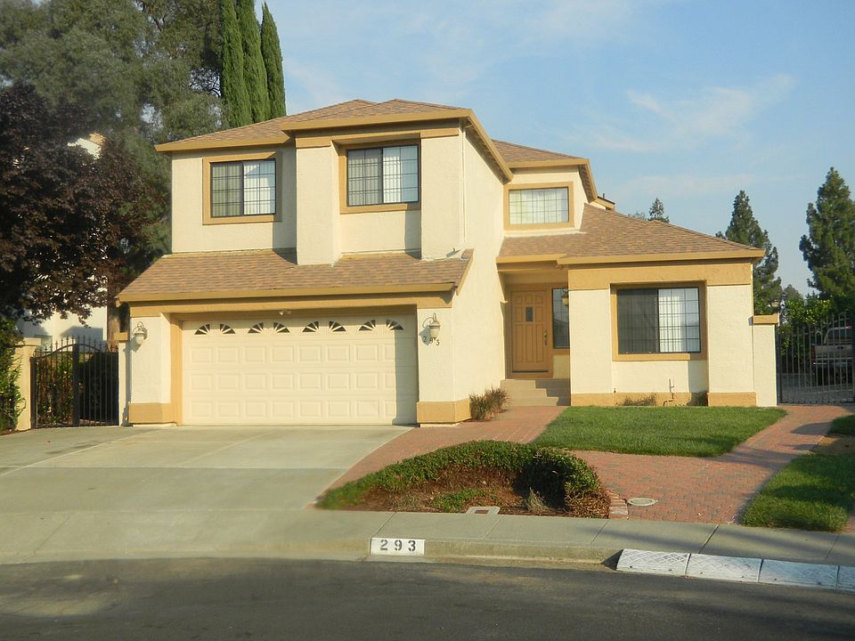 1st image of 293 Woodstock Cir