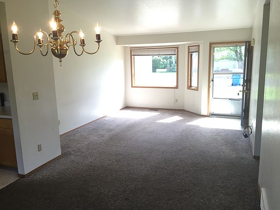 4th image of 675 River Ct