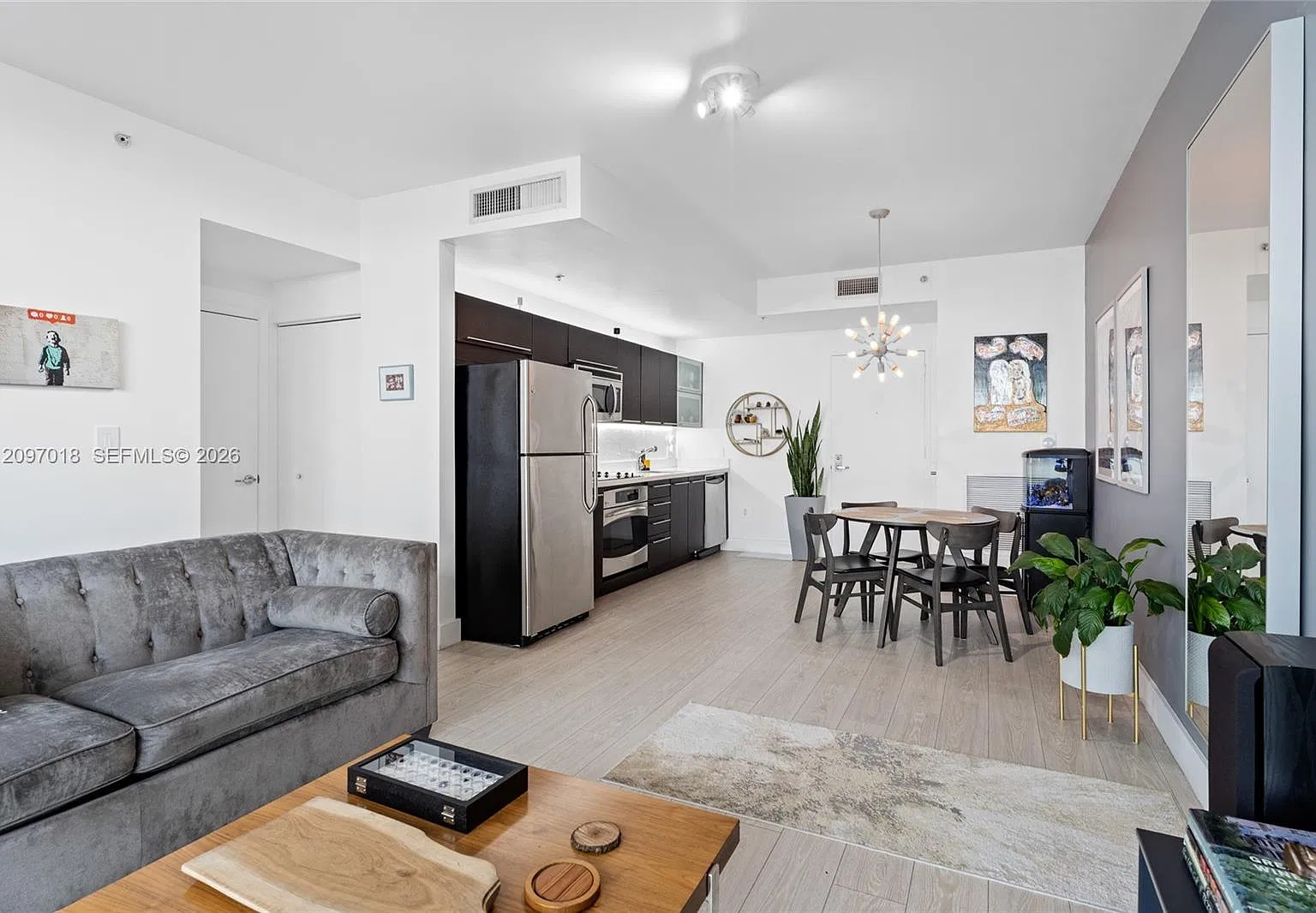 Ivy Condo — Photo 3