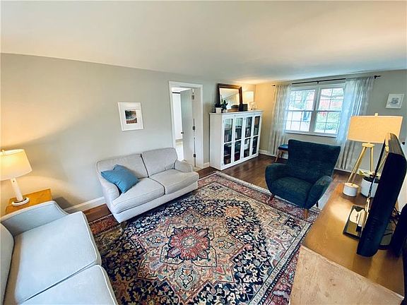 4th image of 1011 Conestoga Dr