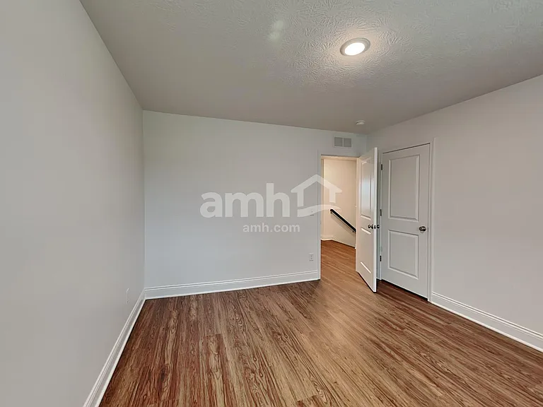906 Castor Dr — Photo 18