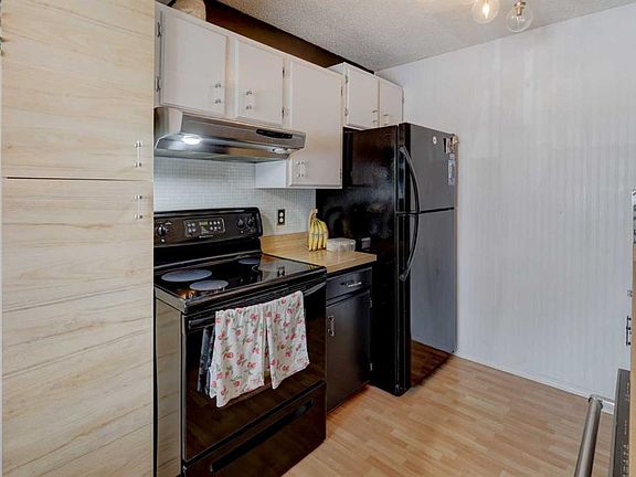 3rd image of 500 Allen St SE #512
