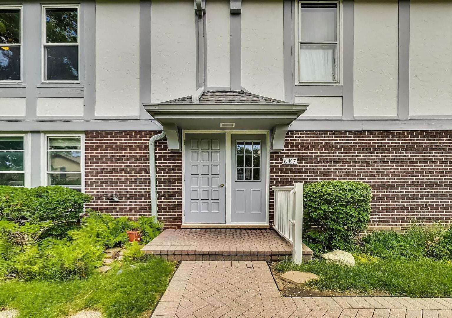 887 Garfield Ave APT B, Libertyville, IL 60048 | Zillow