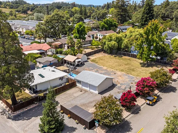 6450 Packing House Road, Forestville, CA 95436