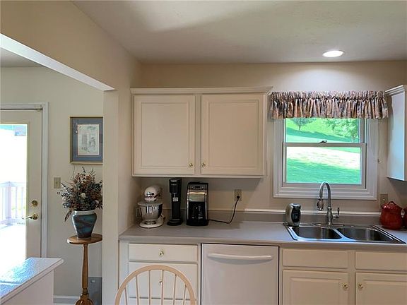 2nd image of 34 Alice Cir