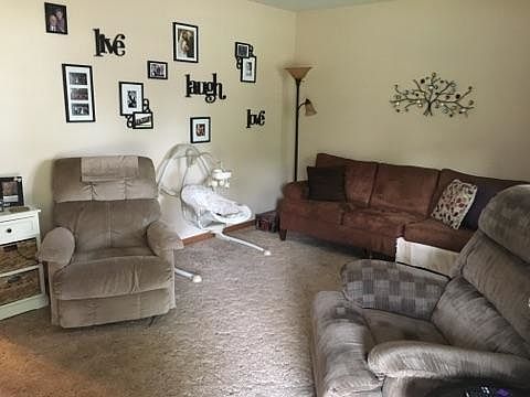 2nd image of 100 E Sedgwick Pl