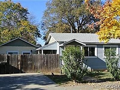 2nd image of 270 E 18th St