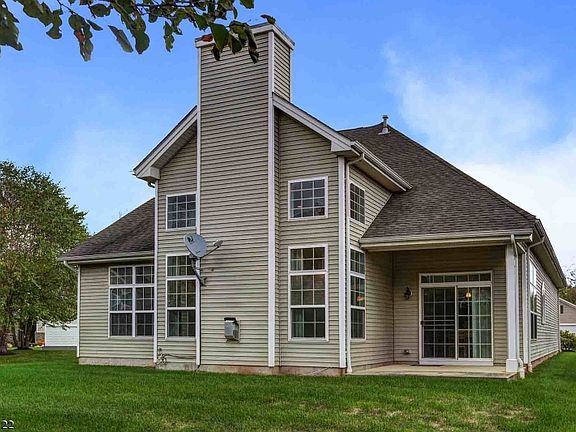 3rd image of 34 Schindler Ct