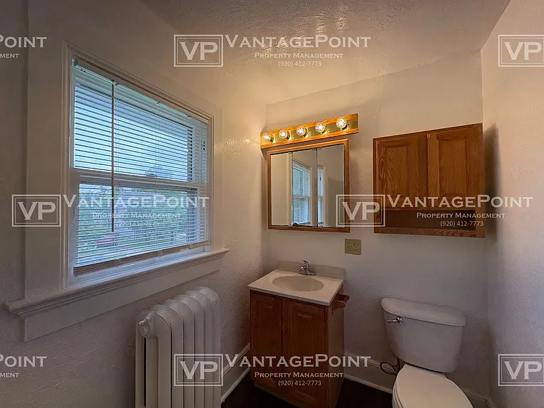 123 Oak St — Photo 3