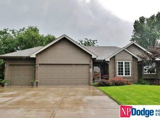 709 Mulberry Ln, Springfield, NE 68059