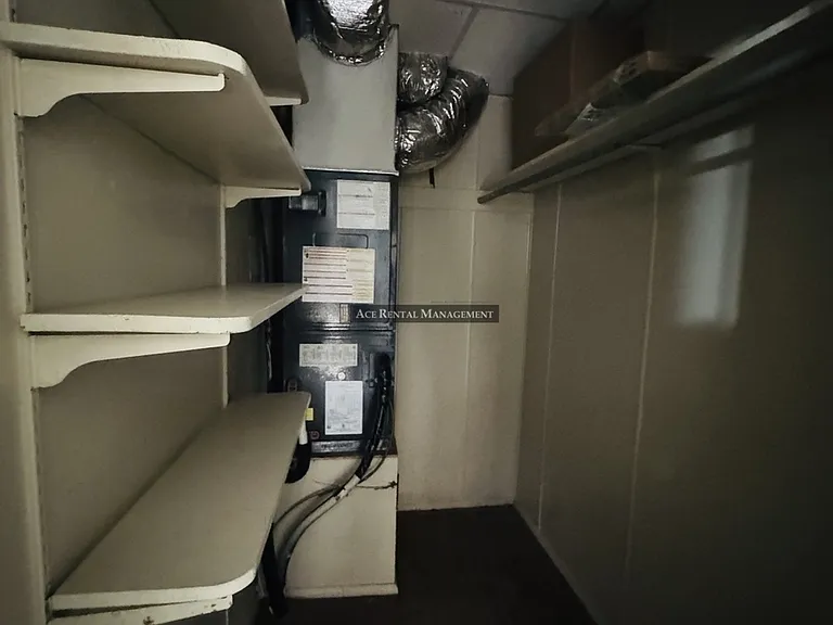 1122 Dallas St #2 — Photo 8