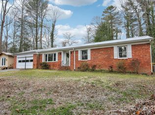 3 Bansha Dr, Hendersonville, NC 28791