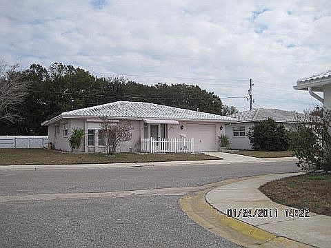 1st image of 10361 Larchmont Pl
