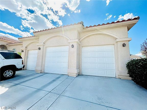 3rd image of 6165 Misty Brook Ct