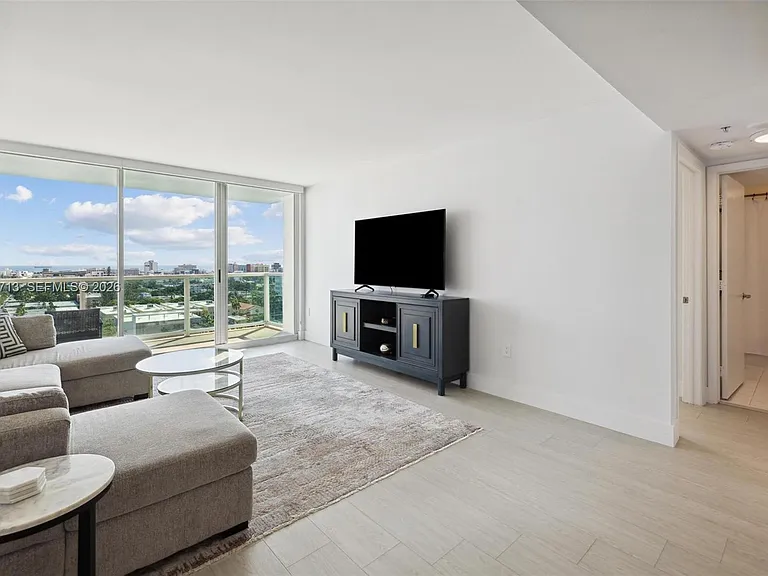 650 West Ave #1406 — Photo 3