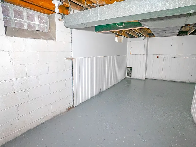 18488 Shields St — Photo 15