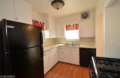 4th image of 20726 Belvidere Ave