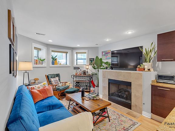 4th image of 809 W Bradley Pl #G