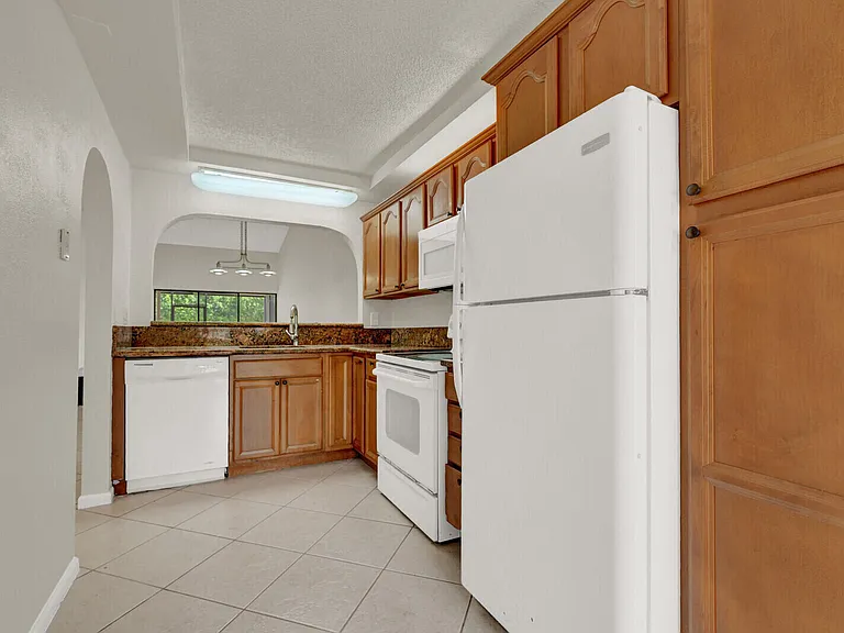 6371 Toulon Dr — Photo 13