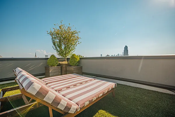 Rented by Nooklyn NYC LLC | media 28