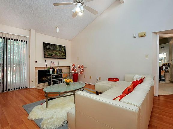 3rd image of 4242 N Capistrano Dr APT 102