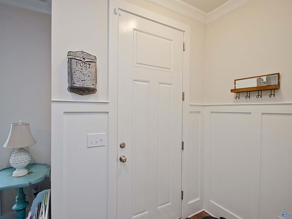 4th image of 127 Fernhill Dr NW