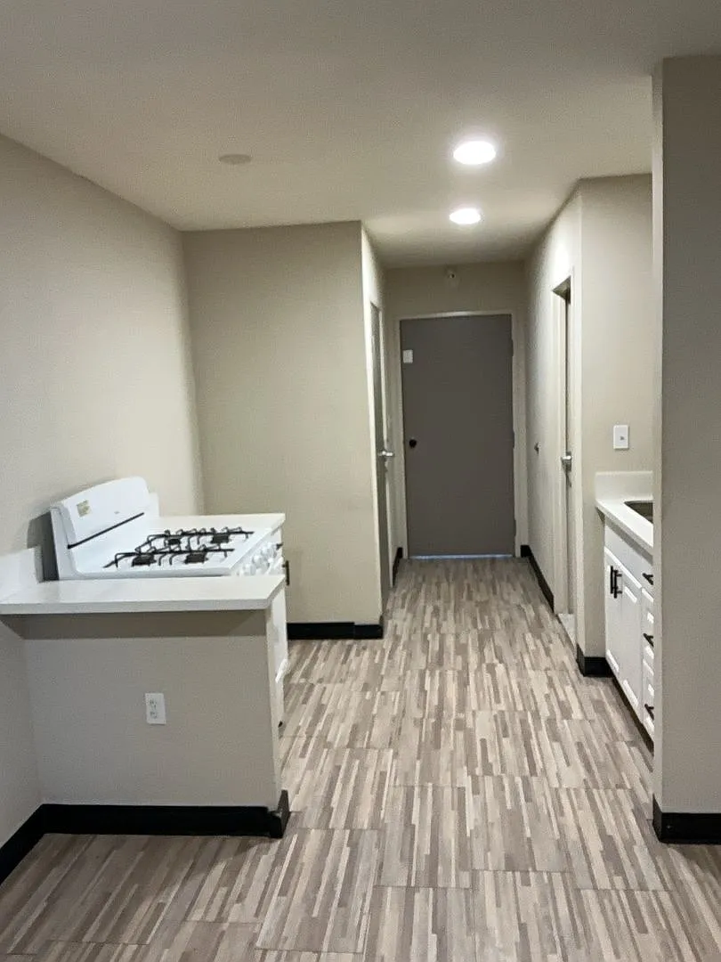 Inviting Cozy Studio With 1 Bath In Barstow! — Photo 4