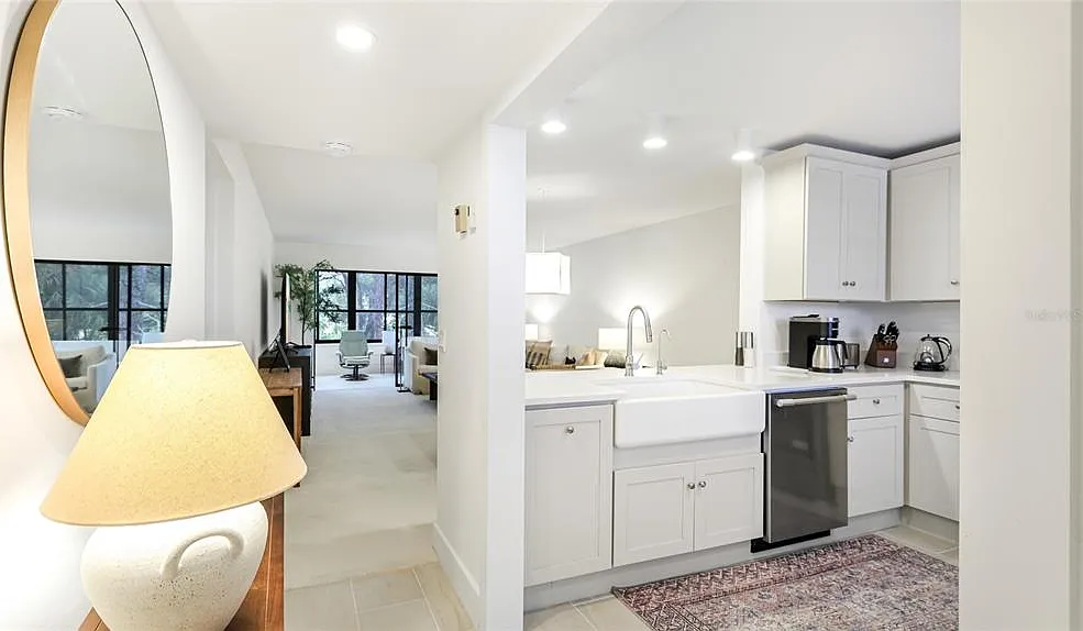 2 bed, 2.0 bath, 1304 sqft, $1,999 — Photo 3