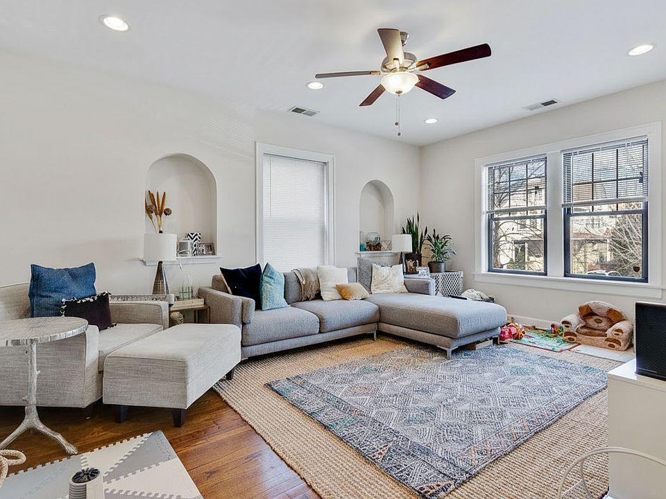 1st image of 1818 W Leland Ave #3