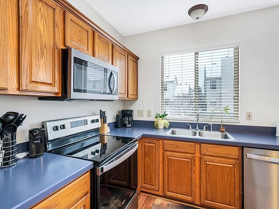 5th image of 3876 Highland Bluff Dr