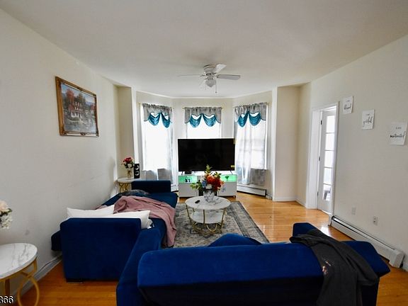 3rd image of 180 N 16Th St