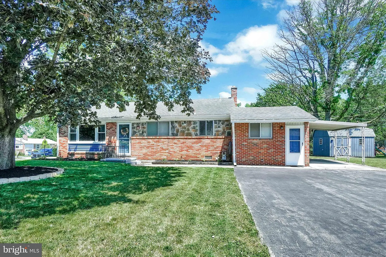 941 Erlen Dr photo 1