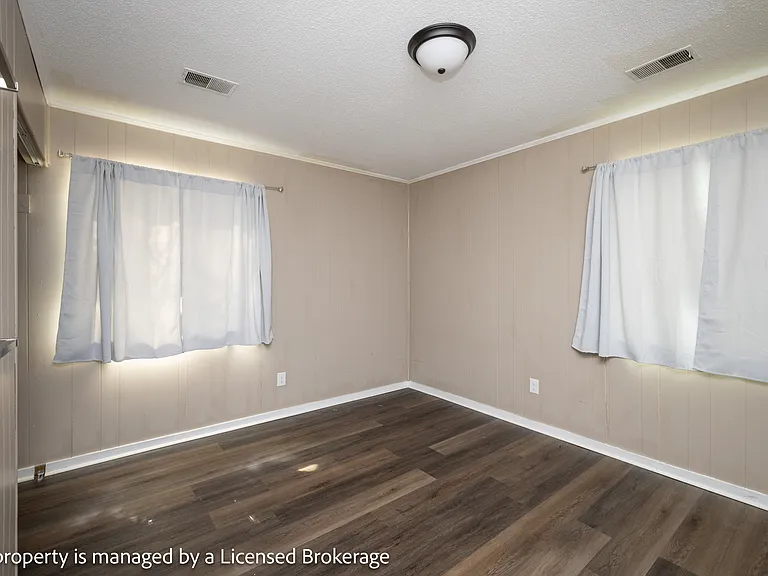 145 Brentwood Dr #1 — Photo 26