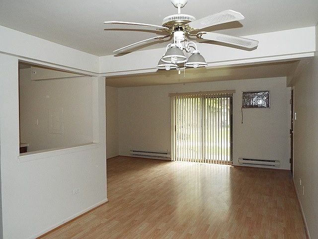 1st image of 504 E Spruce Dr #1
