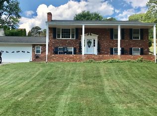 89 White Oak Dr, Blue Ridge, VA 24064