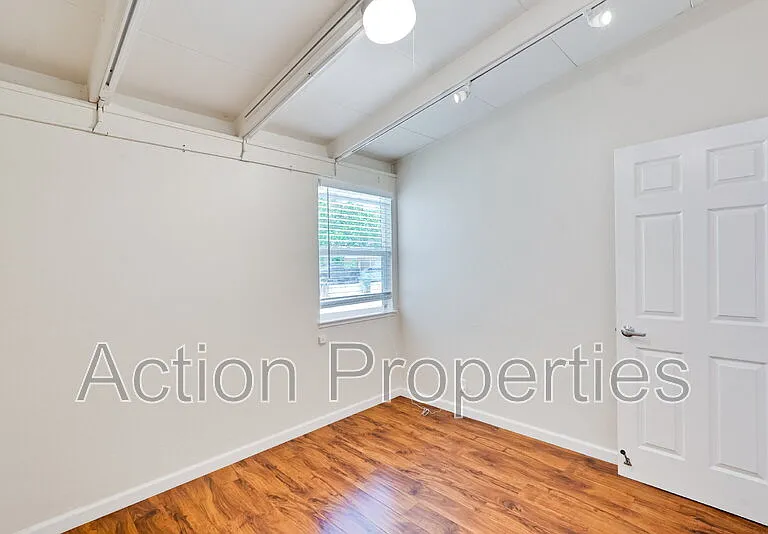 1343 Torrance Ave — Photo 19