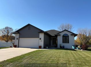 2406 Riverview Dr, Grand Island, NE 68801