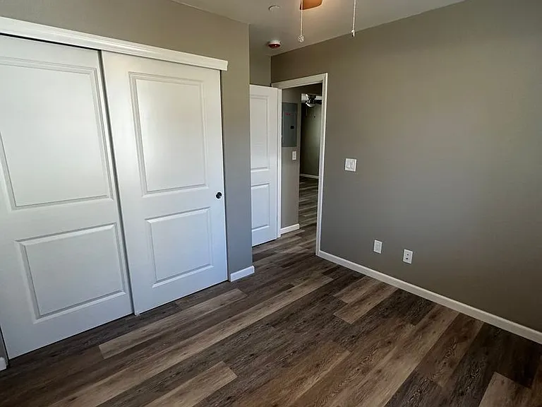 2110 Iroquois Ave — Photo 12